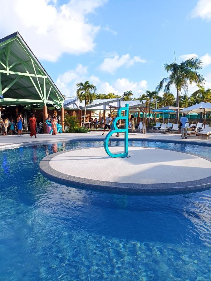 Grand-Bourg  Kawan Nid - Tout Confort, Plage A 2 Min A Pied, Piscine, Wifi, Climatisation מראה חיצוני תמונה
